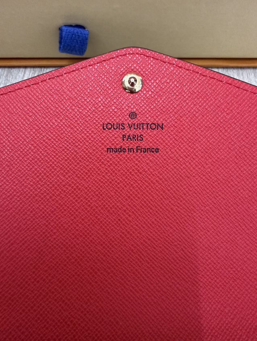 Louis Vuitton Sarah Wallet - Picture 13 of 16